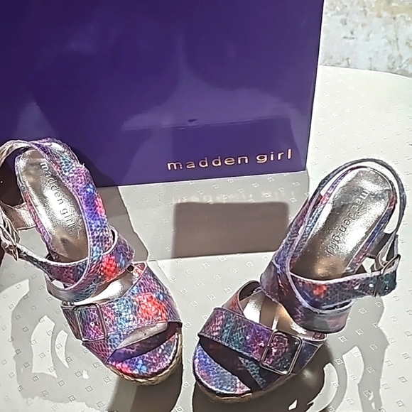 Madden Girl Wedge Espadrille Open toes snake print multi colors sz 5.5 - Picture 4 of 12